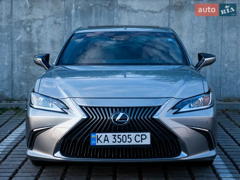 Lexus ES
