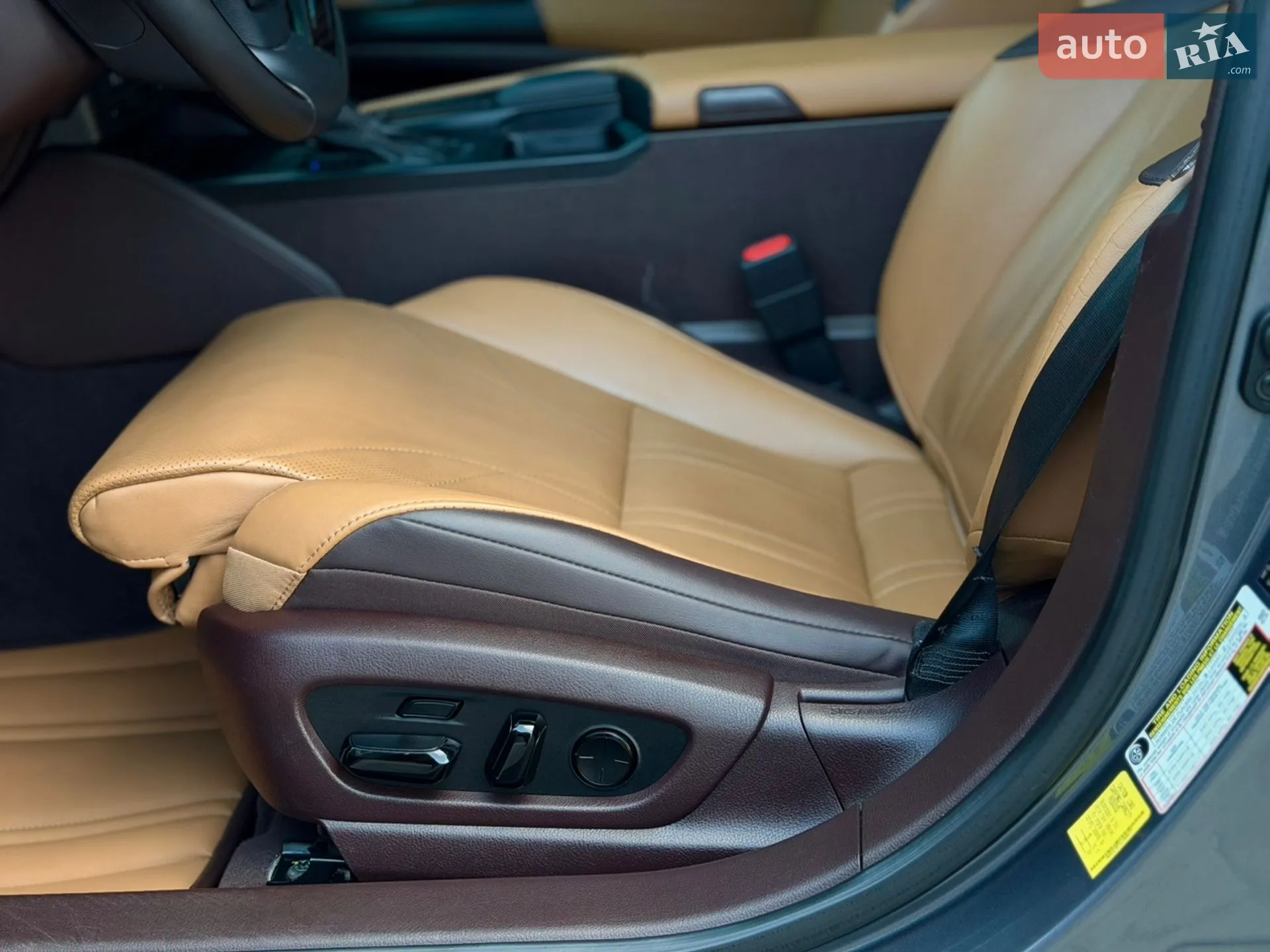2020 Lexus ES - мініатюра 18
