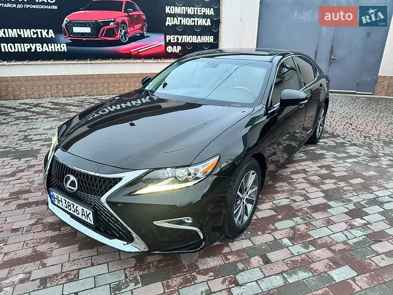Lexus ES