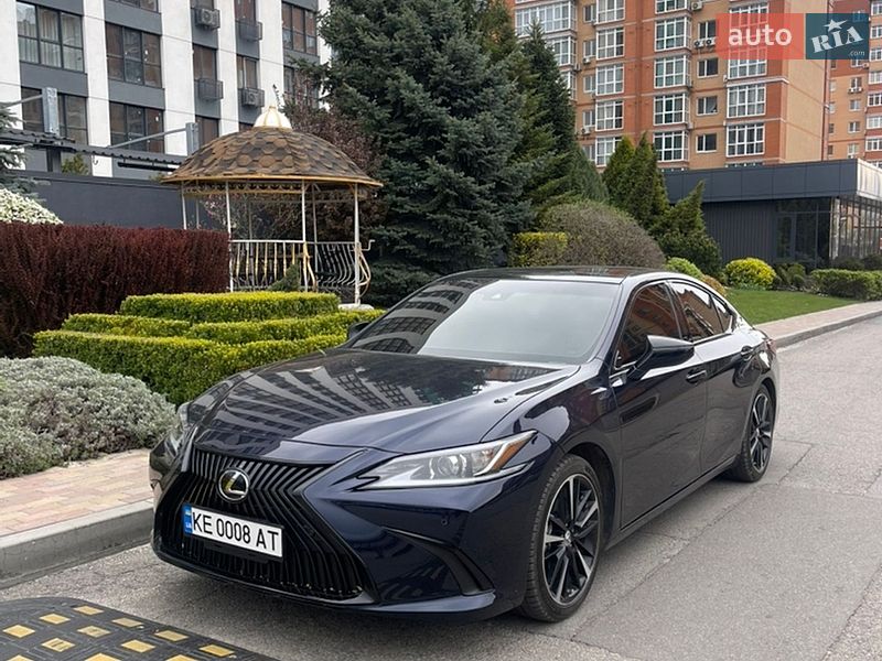 Lexus ES 2021