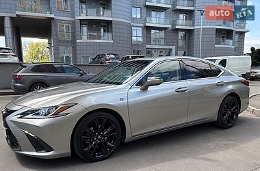 Седан Lexus ES 2023 в Киеве