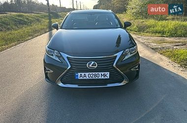 Седан Lexus ES 2017 в Киеве