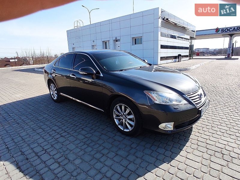 Седан Lexus ES 2011 в Львове