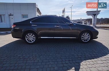 Седан Lexus ES 2011 в Львове