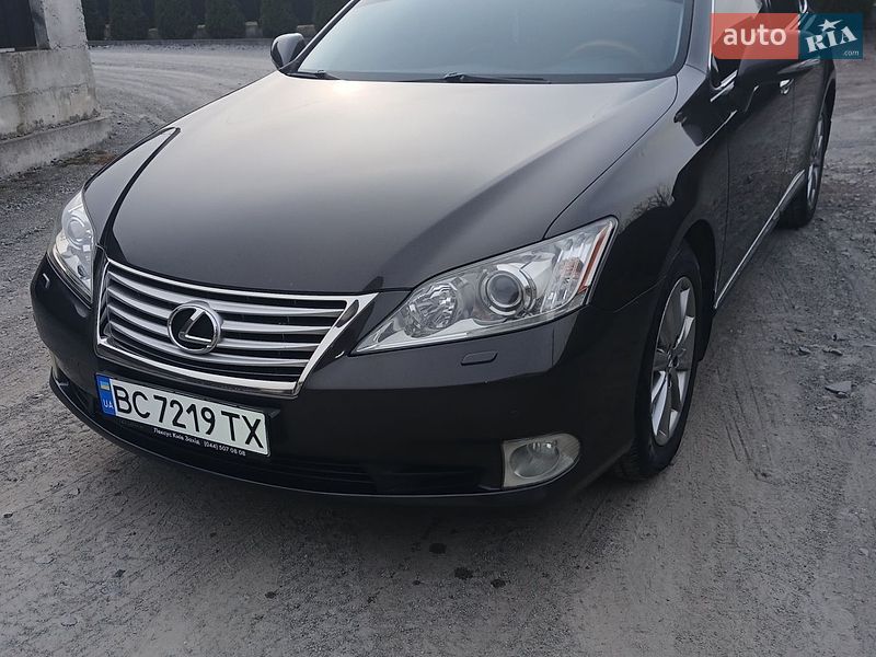 Седан Lexus ES 2011 в Львове