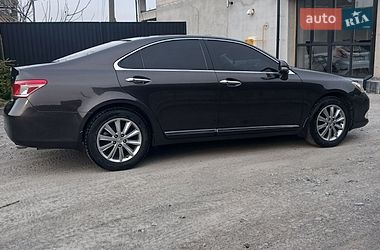 Седан Lexus ES 2011 в Львове