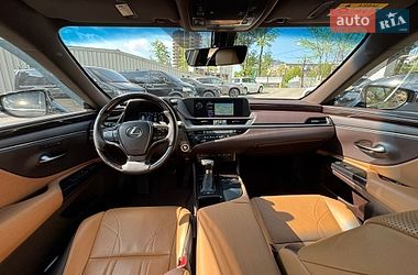 Седан Lexus ES 2019 в Харькове