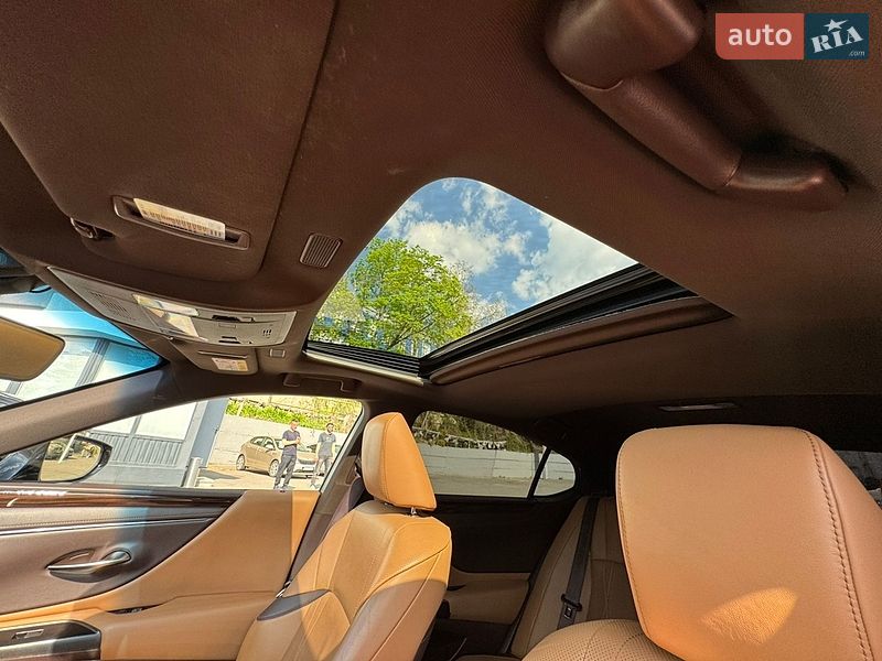 Седан Lexus ES 2019 в Харькове
