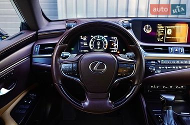 Седан Lexus ES 2019 в Львове