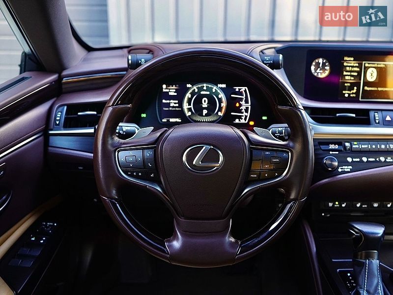 Седан Lexus ES 2019 в Львове