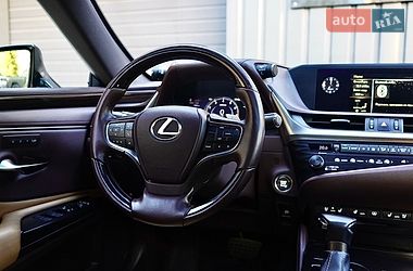 Седан Lexus ES 2019 в Львове