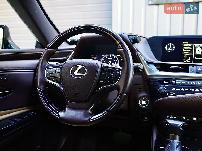 Седан Lexus ES 2019 в Львове
