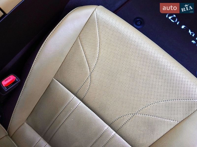 Седан Lexus ES 2019 в Львове