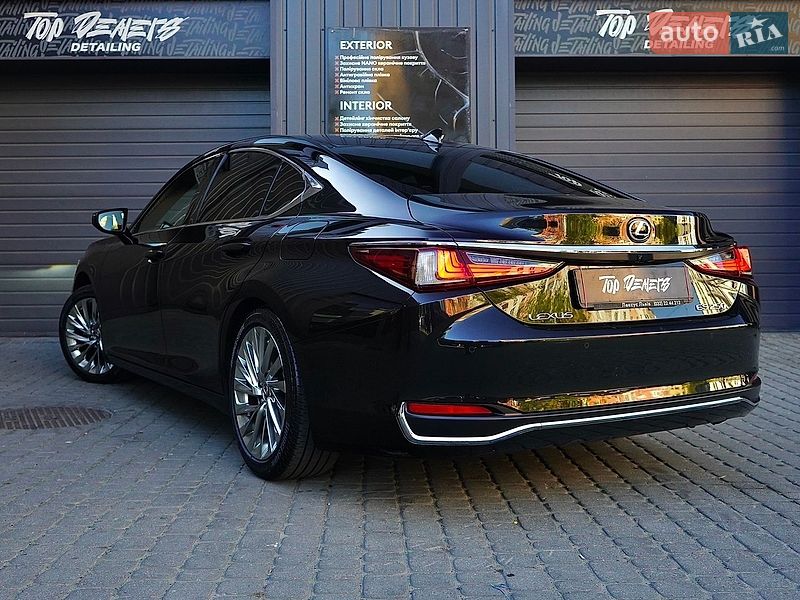 Седан Lexus ES 2019 в Львове