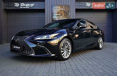 Седан Lexus ES 2019 в Львове