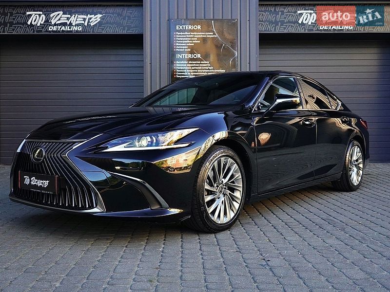 Седан Lexus ES 2019 в Львове