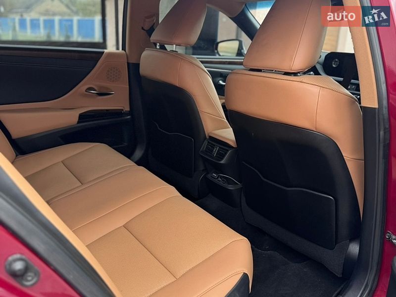 Седан Lexus ES 2022 в Киеве