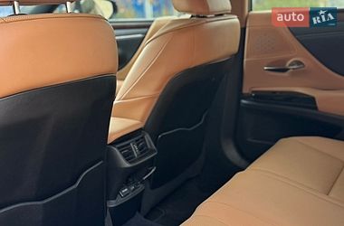 Седан Lexus ES 2022 в Киеве