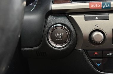 Седан Lexus ES 2015 в Житомирі