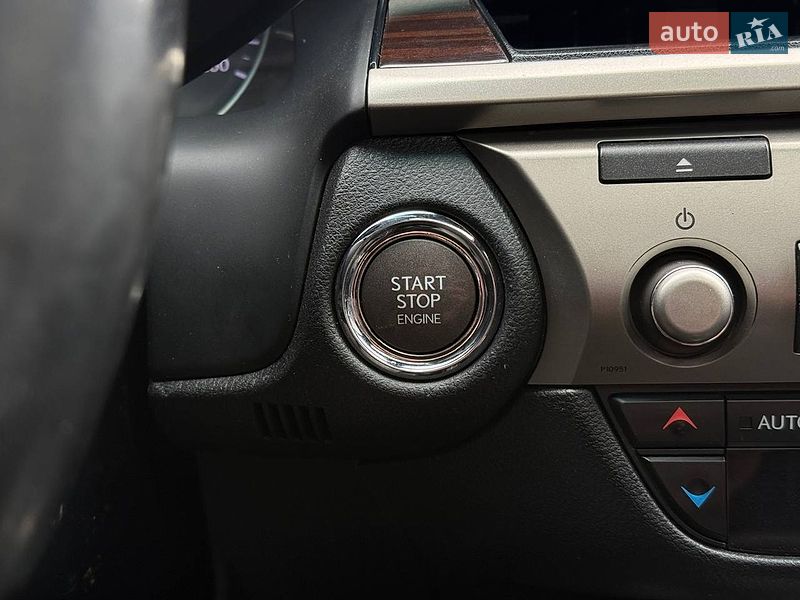 Седан Lexus ES 2015 в Житомирі