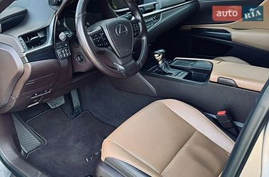 Седан Lexus ES 2018 в Дніпрі