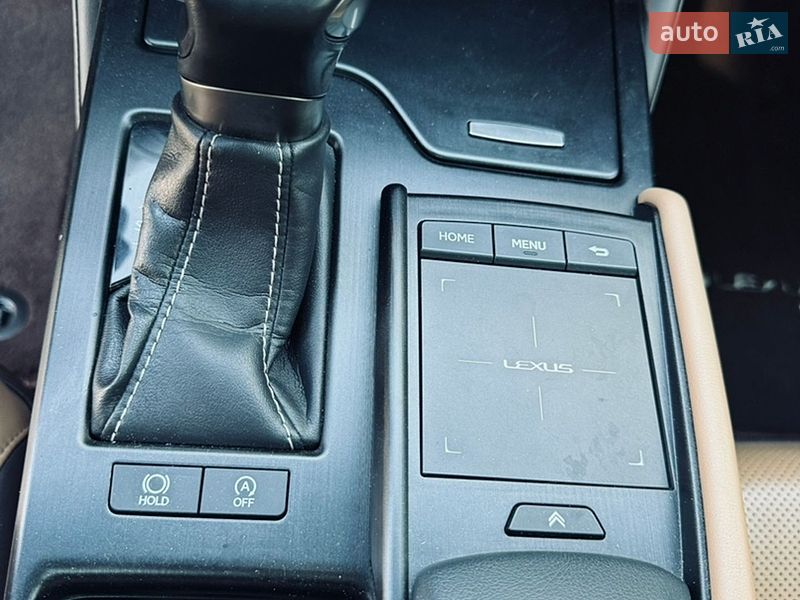 Седан Lexus ES 2018 в Дніпрі