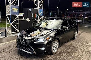 Седан Lexus ES 2015 в Киеве