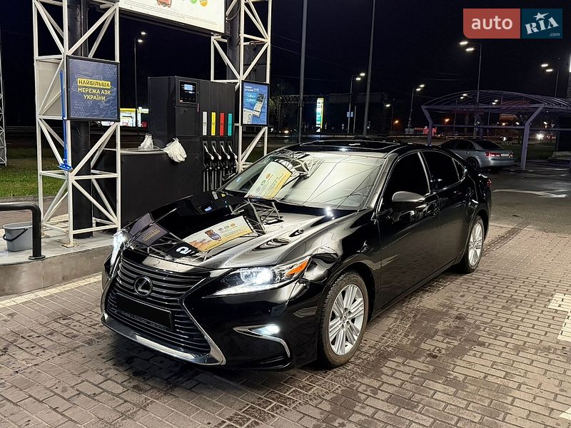 Седан Lexus ES 2015 в Киеве