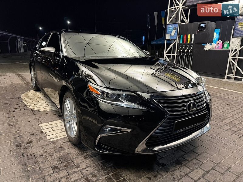 Седан Lexus ES 2015 в Киеве