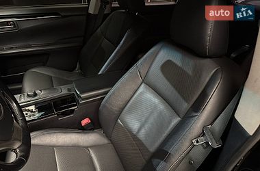 Седан Lexus ES 2015 в Киеве