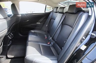 Седан Lexus ES 2018 в Харькове