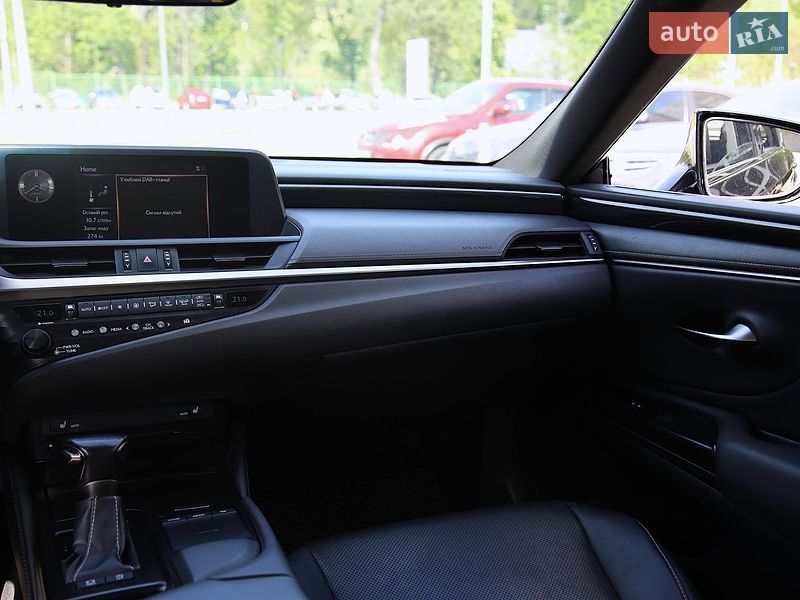 Седан Lexus ES 2018 в Харькове