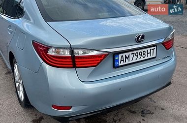 Седан Lexus ES 2012 в Коростене