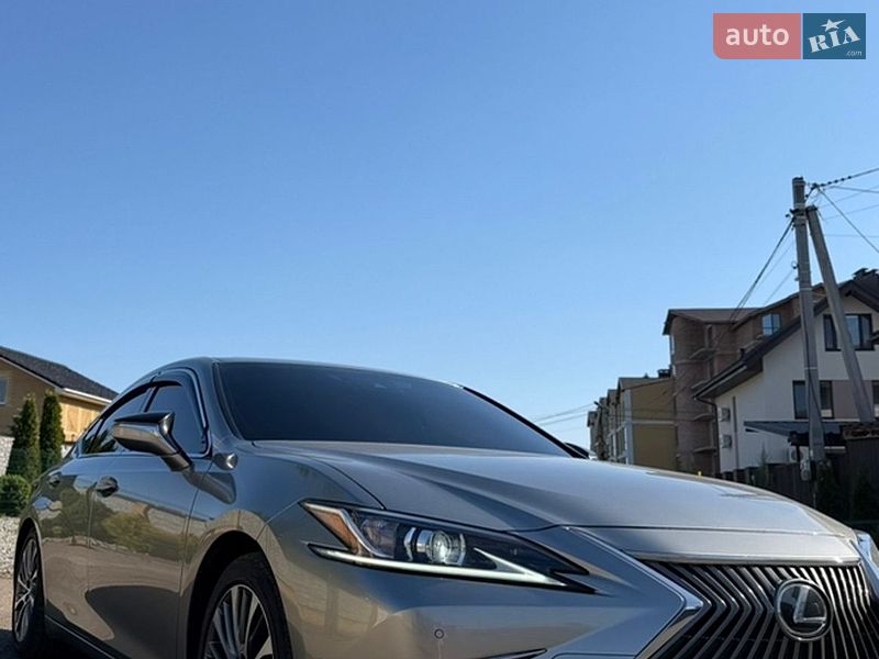 Седан Lexus ES 2020 в Киеве