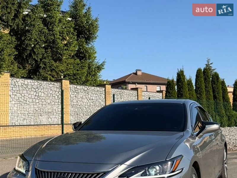 Седан Lexus ES 2020 в Киеве