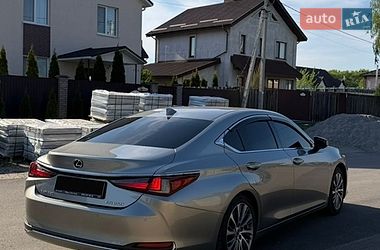 Седан Lexus ES 2020 в Киеве