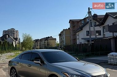 Седан Lexus ES 2020 в Киеве