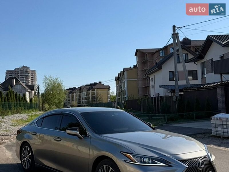 Седан Lexus ES 2020 в Киеве