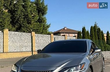 Седан Lexus ES 2020 в Киеве