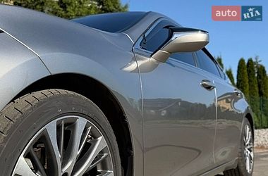 Седан Lexus ES 2020 в Киеве