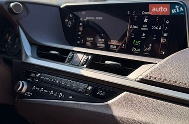 Седан Lexus ES 2020 в Киеве