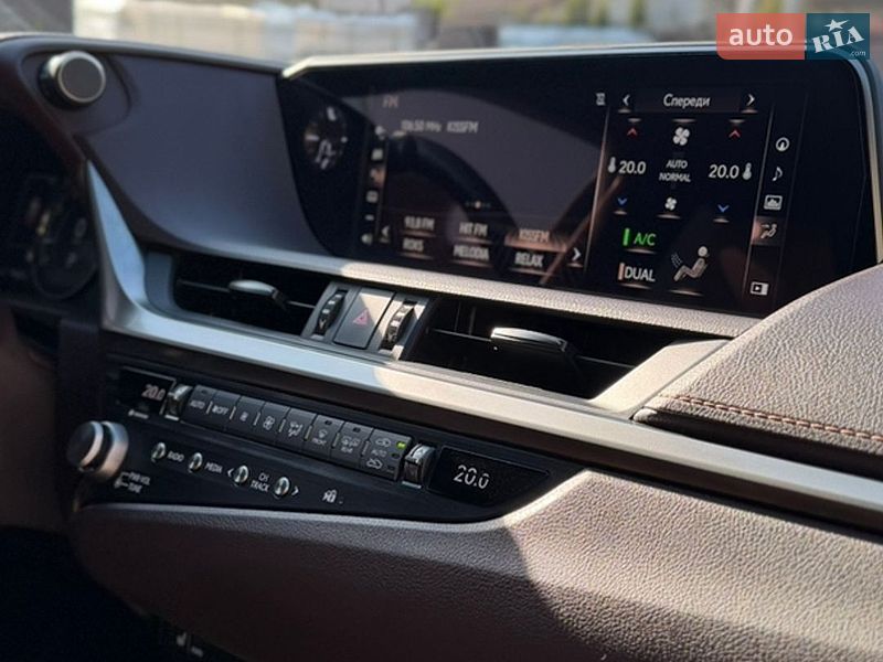 Седан Lexus ES 2020 в Киеве