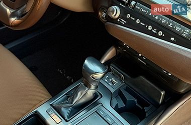 Седан Lexus ES 2020 в Киеве