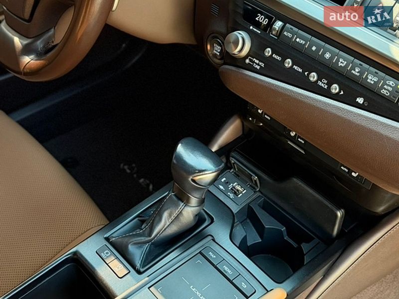 Седан Lexus ES 2020 в Киеве