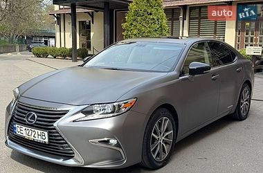 Седан Lexus ES 2015 в Черновцах