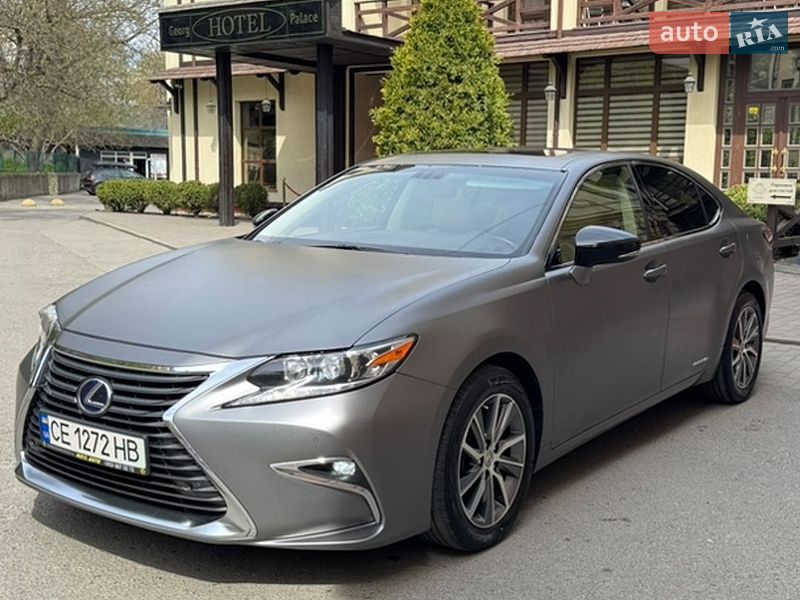 Седан Lexus ES 2015 в Черновцах