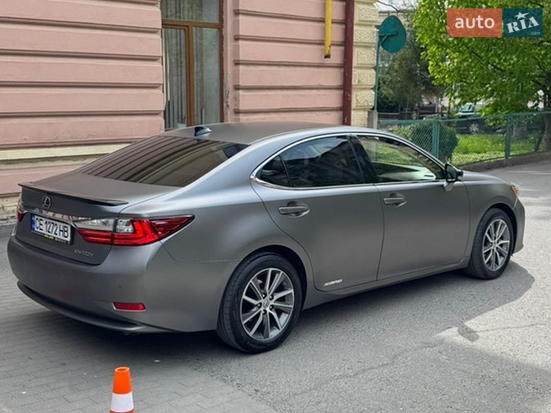Седан Lexus ES 2015 в Черновцах