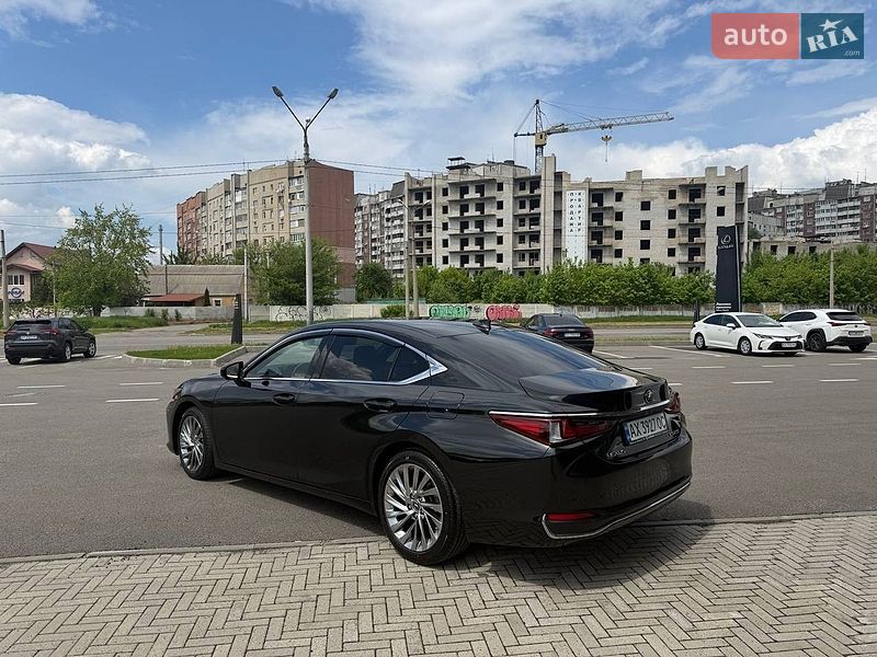 Седан Lexus ES 2021 в Харькове