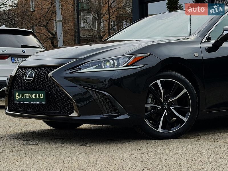 Седан Lexus ES 2023 в Киеве