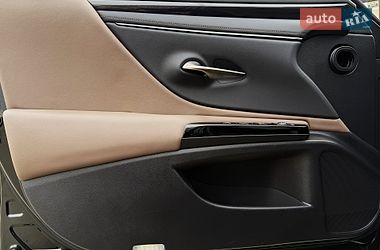 Седан Lexus ES 2023 в Киеве